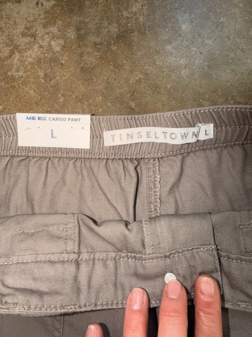 Tinseltown Taupe Wide-Leg Cargo Pants - Size L - Picture 6 of 9
